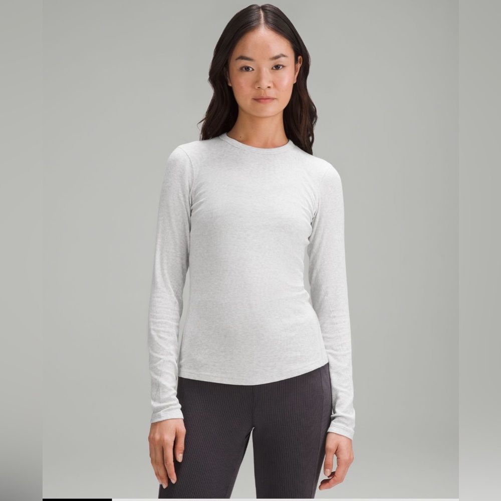 Lululemon Hold Tight Long Sleeve Top in Heathered Core Ultra Light Grey Size 6